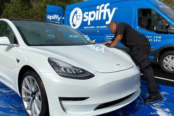 トップの電気自動車メンテナンス ガイド:EV のスムーズな走行を維持する 