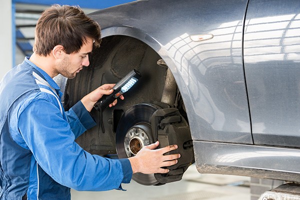 アトランタの専門自動車修理サービス – 信頼できるブレーキとメンテナンスのソリューション 