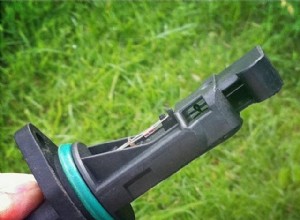 車両のマスエアフローセンサーを交換した後の重要な手順 