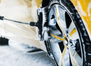 カーバレーティングとディテイリング:あなたの車をきれいな状態に保つのはどちらのサービスですか? 