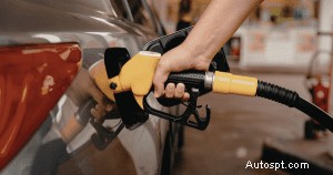 ヒーターをオンにすると車からガソリンのような臭いがするのはなぜですか?安全に診断して修正する方法 