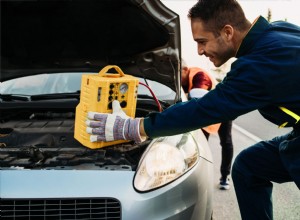 移動整備士 vs. 従来の自動車ショップ:玄関先でのより迅速で透明性の高い修理 