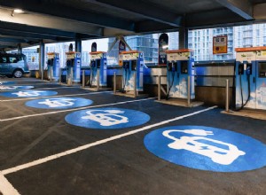 英国で電気自動車を充電するための究極ガイド:初心者が知っておくべきことすべて 