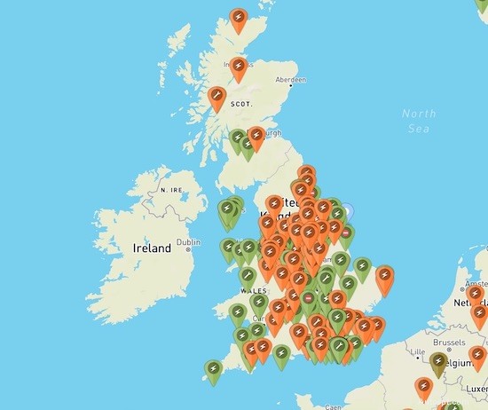 英国で電気自動車を充電するための究極ガイド:初心者が知っておくべきことすべて 