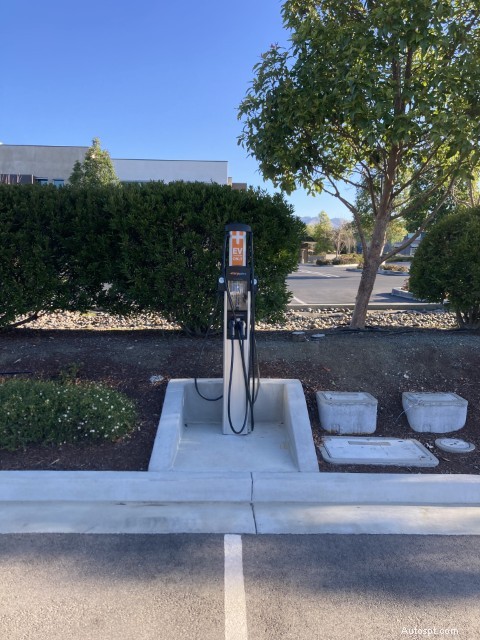 カリフォルニア州の 2025 年建築基準:新しい住宅およびビジネス向けの重要な EV 充電要件 