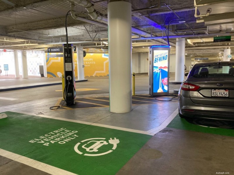 理想的な EV 充電ネットワークの選択:実践ガイド 
