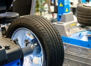 時速60マイルを超えると車が揺れる理由 (そしてその修正方法) 