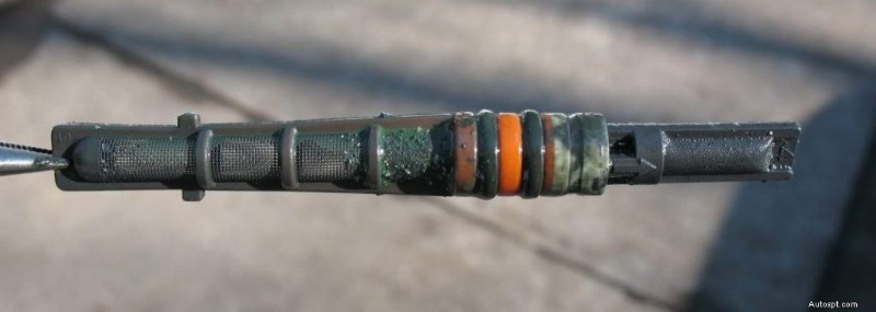 車の AC システムの動作方法:冷却サイクルの内部 