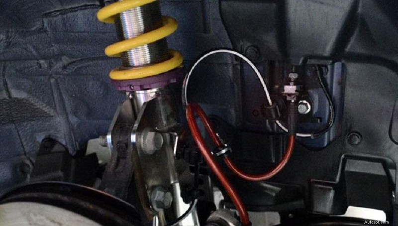 サービスブレーキアシストライトが点灯する理由とその修正方法 