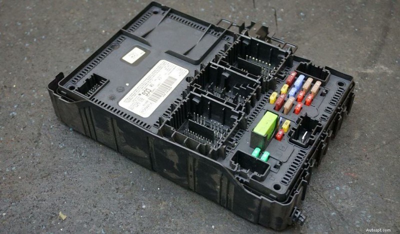 ECU の故障について:主な原因と解決策 