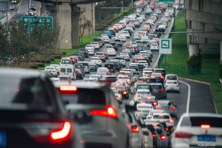 専門的な安全コースで運転スキルを向上させましょう 