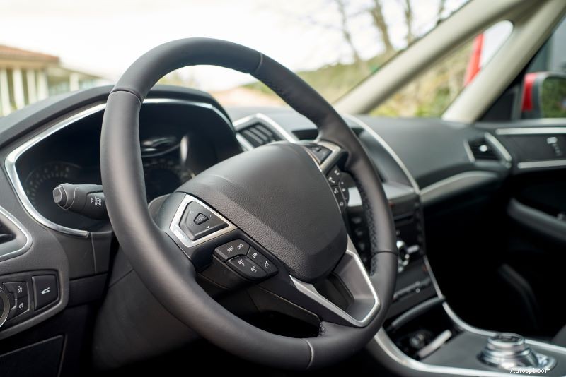 2026 年の自動車トレンド:知っておくべき安全性、AI、手頃な価格の EV 