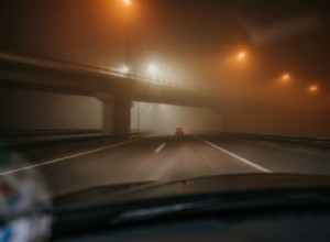 夜間の安全運転:夜間の交通安全に関する 8 つの専門家のヒント 