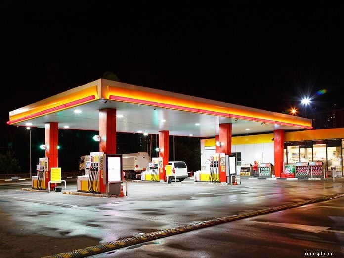 ガソリンスタンドで最も汚い場所:ポンプのハンドルが最も汚れている理由 