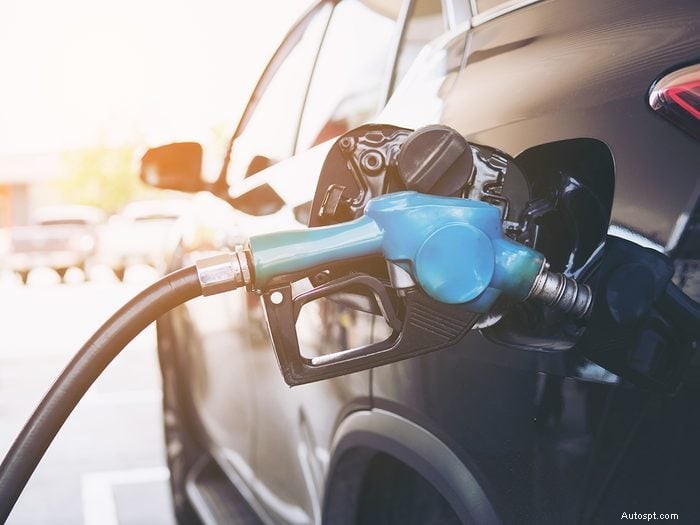 ガソリン車に誤ってディーゼルを追加するとどうなりますか? 