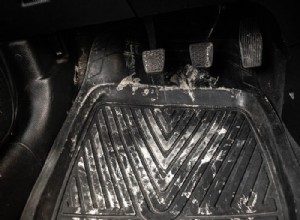 車の内装から塩汚れを取り除く効果的な方法 