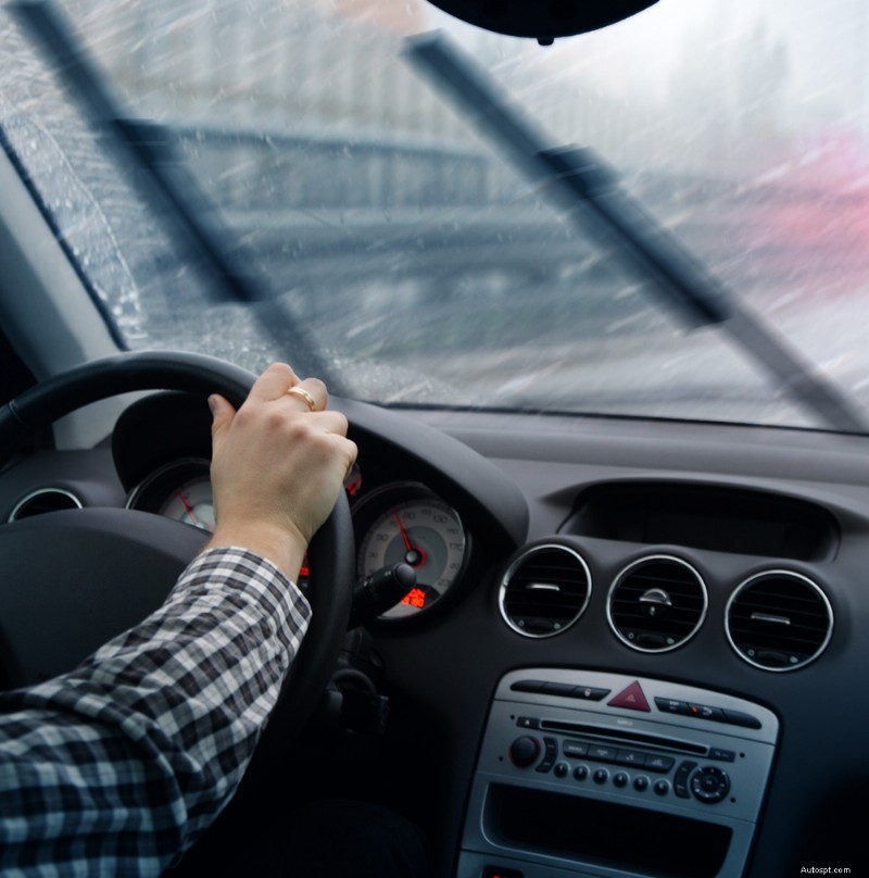 車の AC システムがヒーターに影響を与える理由:知っておくべきこと 