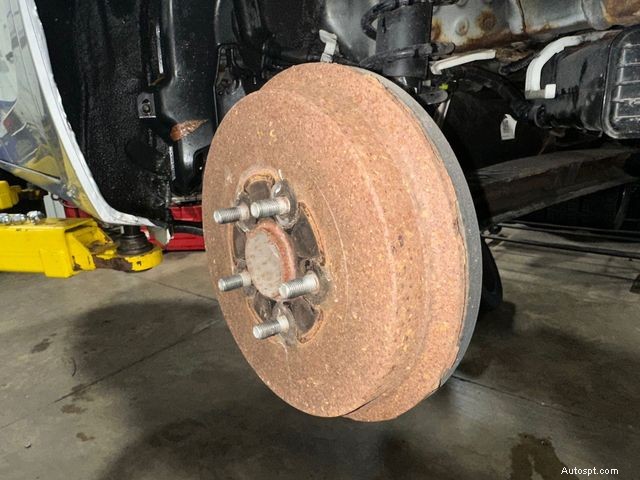 ディスク ブレーキとドラム ブレーキ:主な違いとどちらがあなたの車に最適か 