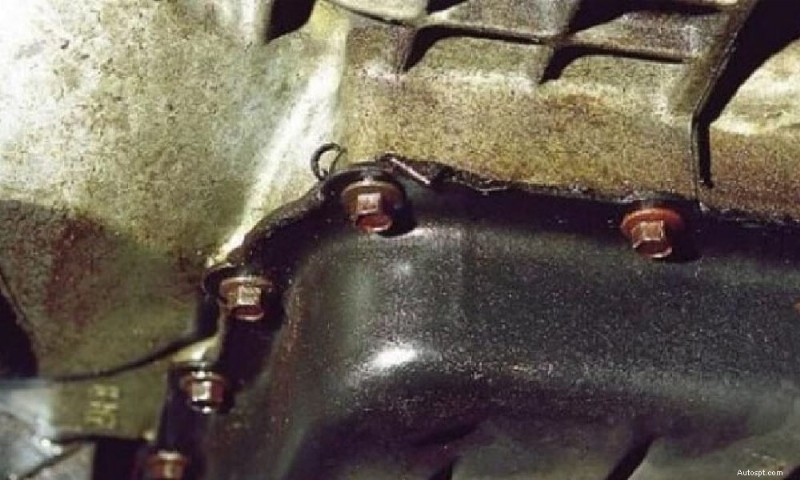 減速中に車がピクピクするのはなぜですか?原因、診断、修正 