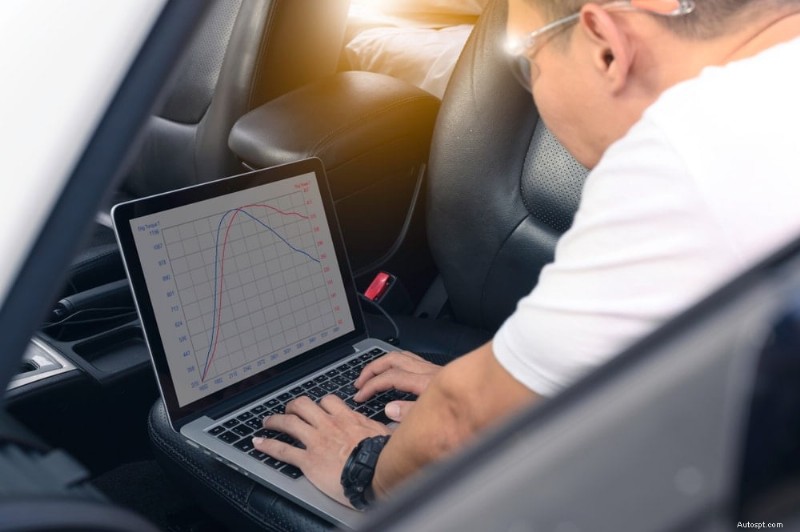 車に問題がないように見えても、エンジンチェックライトが点灯する理由 – 9 つの一般的な原因と解決策 