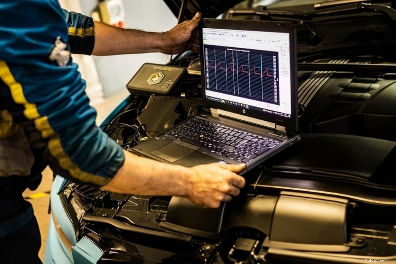 電動パーキング ブレーキのトラブルシューティング:最新の車両の一般的な原因と簡単な解決法 