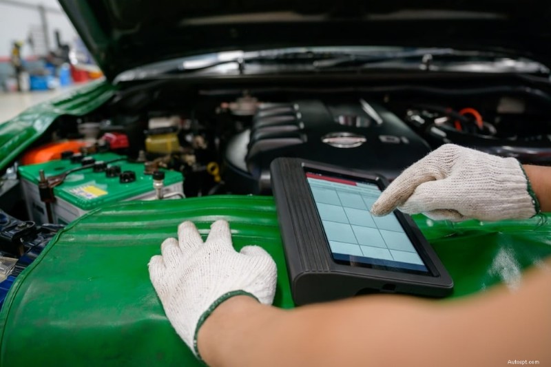 電動パーキング ブレーキのトラブルシューティング:最新の車両の一般的な原因と簡単な解決法 