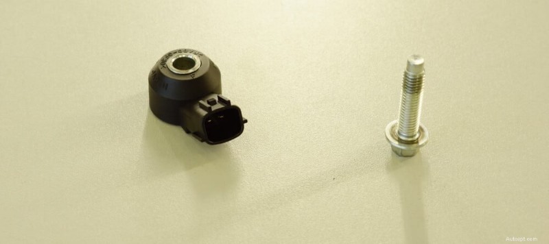 車のエンジンのノッキング音の原因とその解決方法 