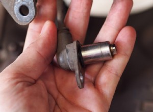 トラクション コントロールの警告灯が点灯したままですか?原因と解決策を理解する 