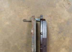 信頼性の高い車両ブレーキのための安全なブレーキパッドの厚さを決定する方法 