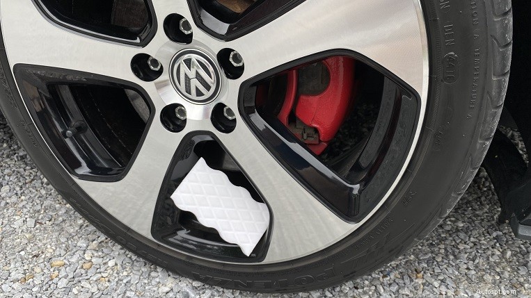 DIY 車のクリーニングに最適な家庭用品トップ 20 