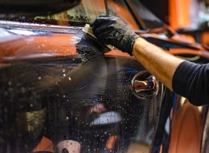 セラミックコーティングがあなたの車をどのように保護するか:利点、耐久性、輝き 