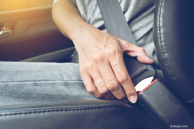 危険な運転習慣を排除する:路上で安全を保つための実証済みの戦略 