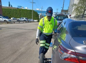 AAA ロードサイド アシスタンスがあなたの電話にどのように対応するか—舞台裏に迫る 
