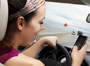 運転中の撮影:増大するソーシャルメディアの危険が交通安全を脅かす 