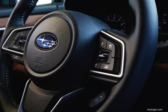 象徴的な車のロゴとブランド名の背後にあるストーリーを明らかにする 