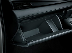 すべてのドライバーが車に常備すべき必須アイテム 