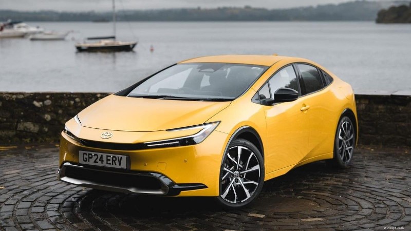 ハイブリッド、プラグインハイブリッド、それとも電気自動車? 2024 年に適切なオプションを選択する方法 