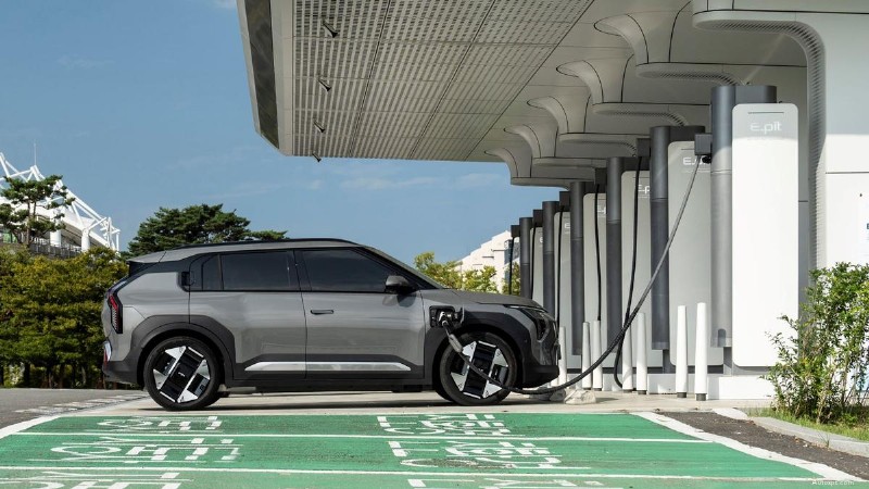 ハイブリッド、プラグインハイブリッド、それとも電気自動車? 2024 年に適切なオプションを選択する方法 