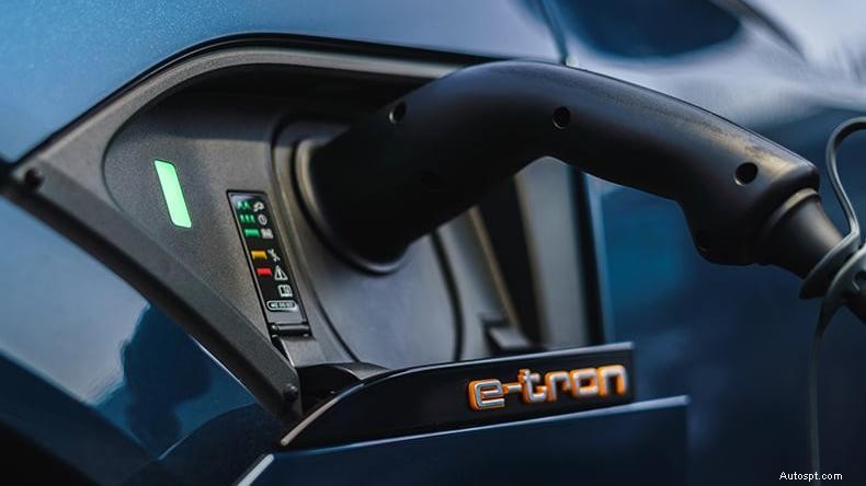電気自動車のバッテリーの寿命はどのくらいですか?長寿とリサイクルに関するガイド 