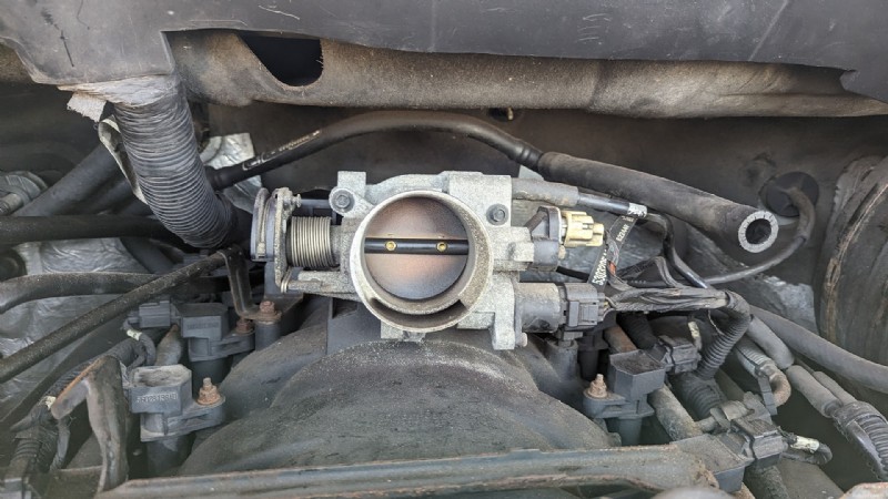 最適なパフォーマンスを得るためにスロットルボディを清掃するためのステップバイステップガイド 