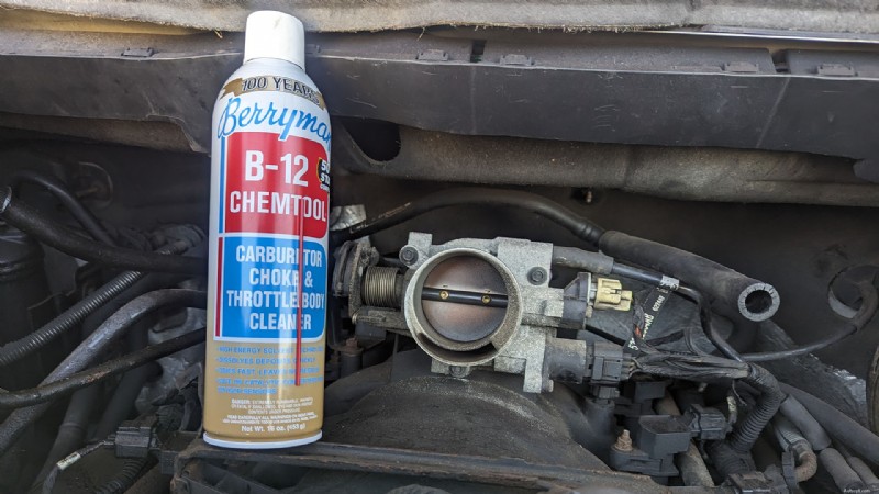 最適なパフォーマンスを得るためにスロットルボディを清掃するためのステップバイステップガイド 
