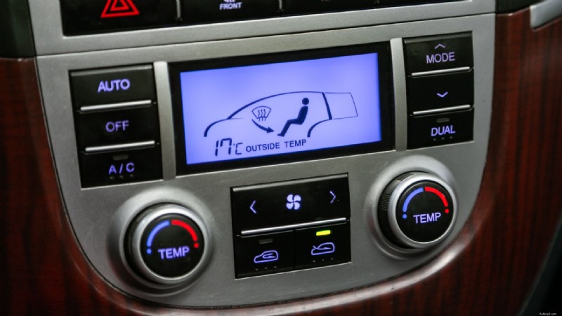 車のヒーターが故障する一般的な理由とその修復方法 