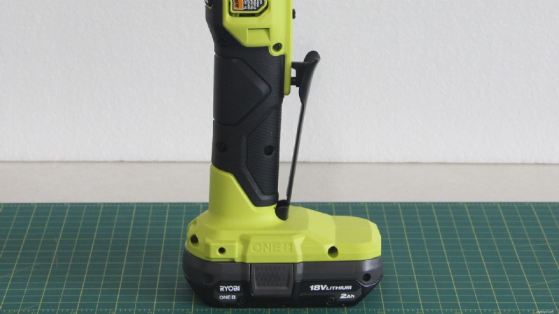 楽なトルクと効率を実現するトップコードレスラチェット 