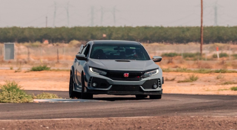 2019 ホンダ シビック タイプ R を元気づける:ダウンフォースの変更でスピードを向上 