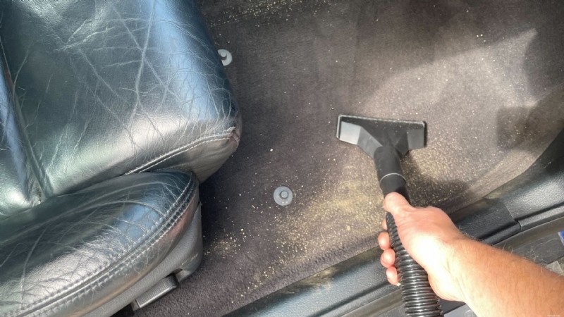 ステップバイステップガイド:車から砂を効果的に取り除く方法 