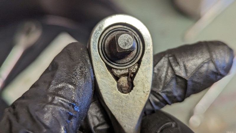 性能を長持ちさせるためにラチェットを徹底的に掃除する方法 