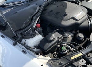 車の必須液体:信頼性の高い車両性能の鍵 