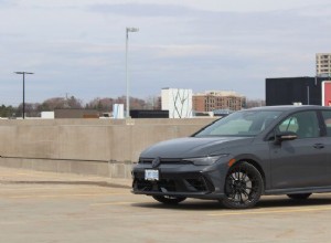 2026 フォルクスワーゲン ゴルフ R レビュー:成熟したパフォーマンスを備えた洗練されたホットハッチ 