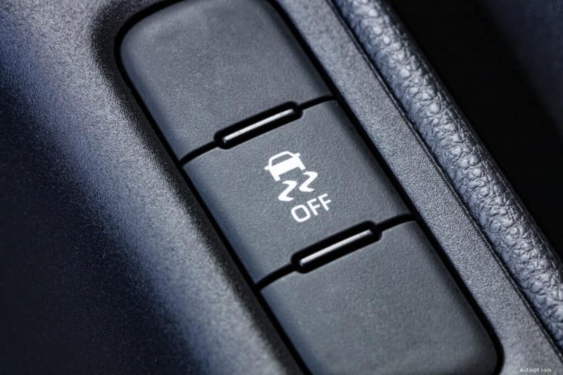 ESP が解説:車両のスタビリティ システムを診断して修正する方法 
