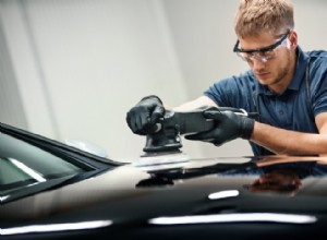 塗装の剥がれや剥がれを修復する:車の仕上げを復元するための簡単な手順 
